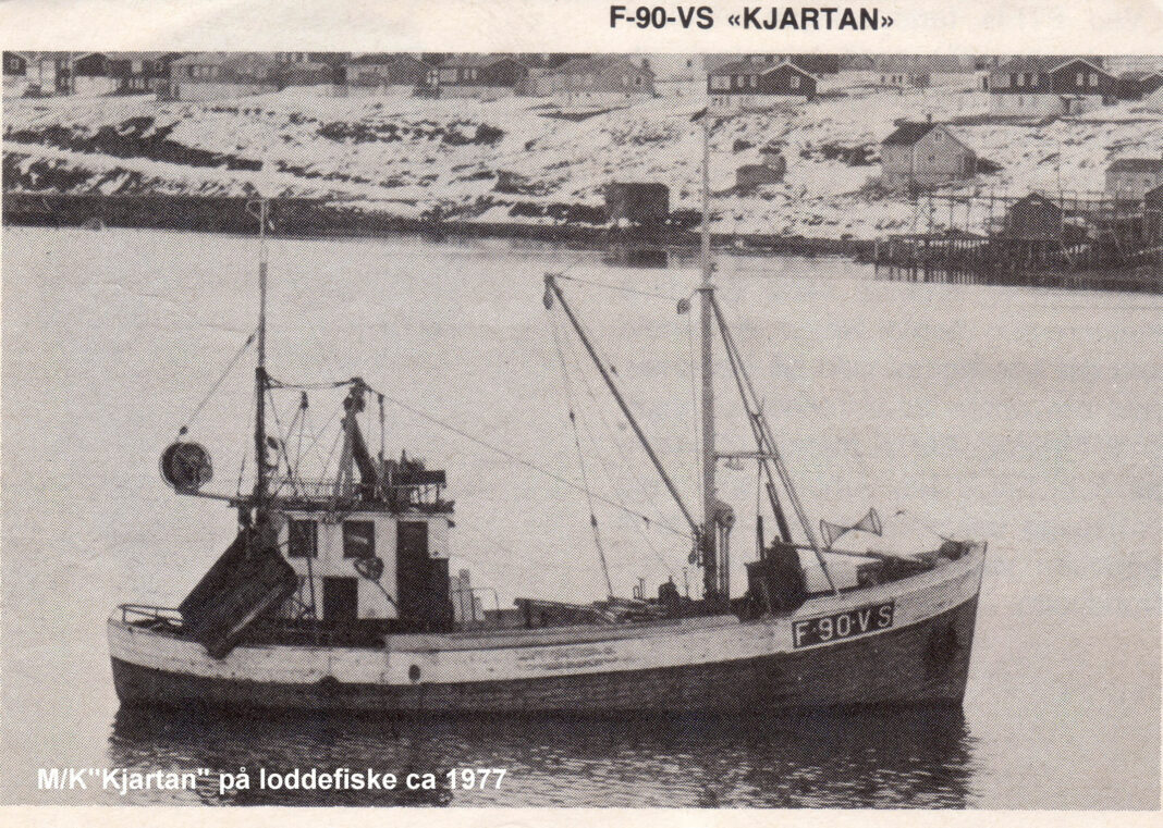 M/K Kjartan og loddefiske i 1977. (Alle foto: Vadsø museum - Ruija kvenmuseum)