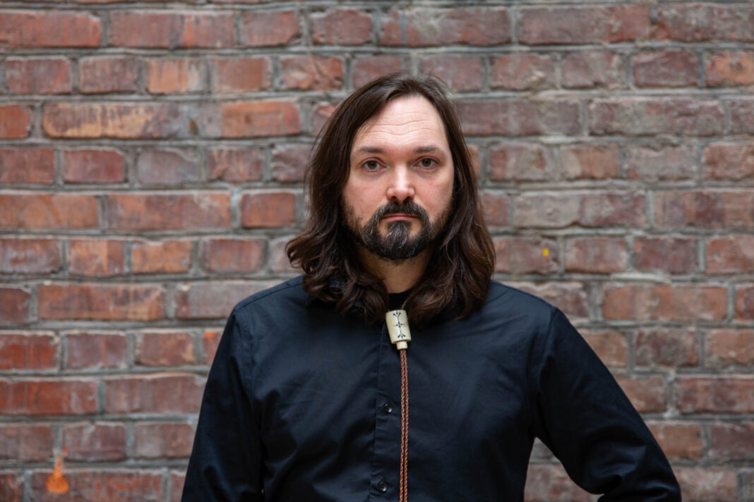 Mikkel Berg-Nordlie, historiker og seniorforsker ved NIBR-OsloMet. (Foto: Johar Khalid, OsloMe)